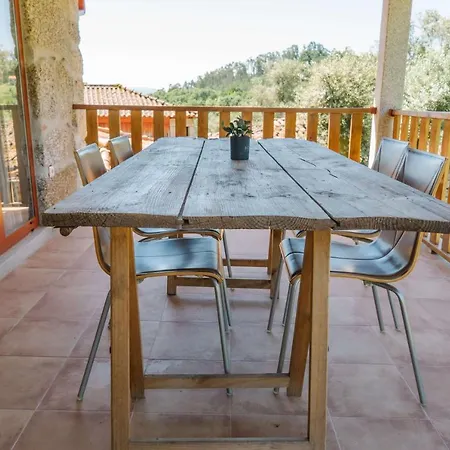 Quinta Do Rapozinho * Кабесейраш-ди-Башту