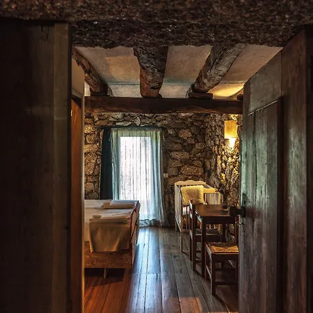 בית חווה Quinta Do Rapozinho קאבקסיירס דה באסטו